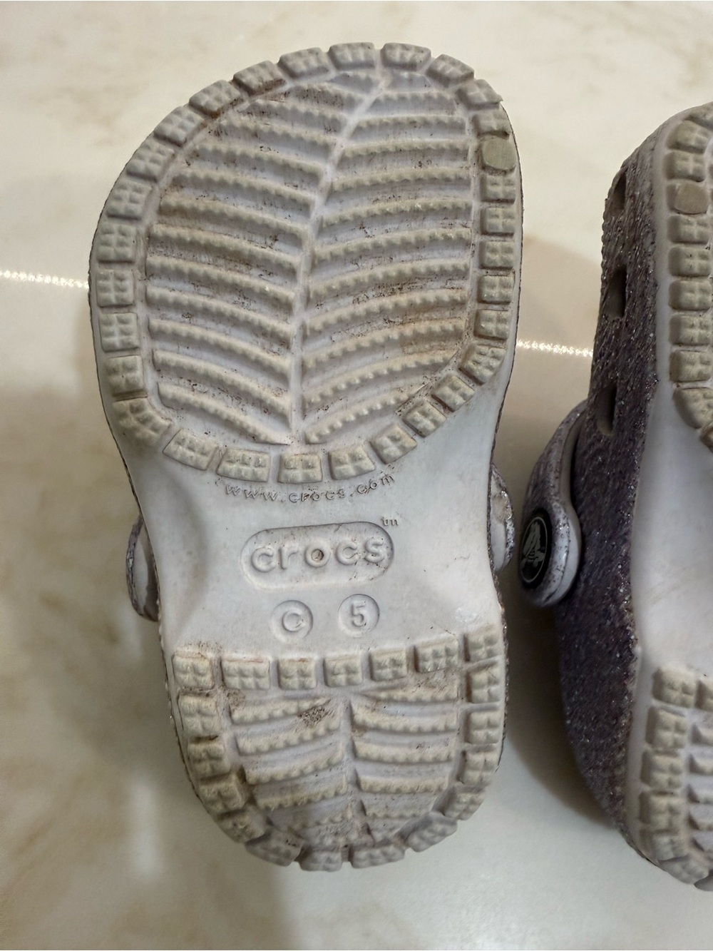 CROCS Toddler Glitter Clogs in Sparkling Lavender - Picture 9 of 10